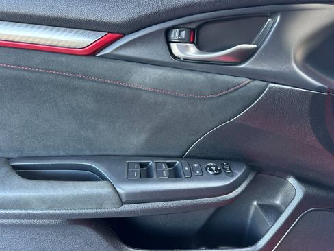 Used 2018 Honda Civic Type R image 10