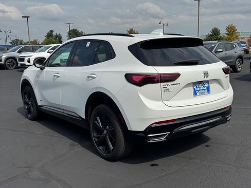 Used 2025 Buick Envision Sport Touring image 3