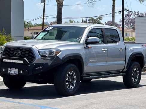 Used 2021 Toyota Tacoma TRD Off-Road w/ Technology Package AWD/4WD image 9