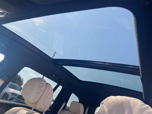 Used 2025 Mercedes-Benz GLS 580 4MATIC image 33