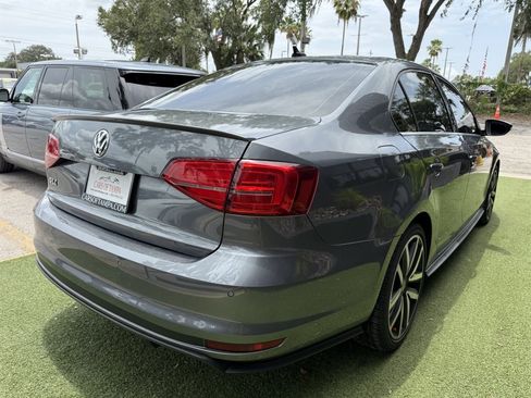 Used 2018 Volkswagen Jetta GLI FWD image 6