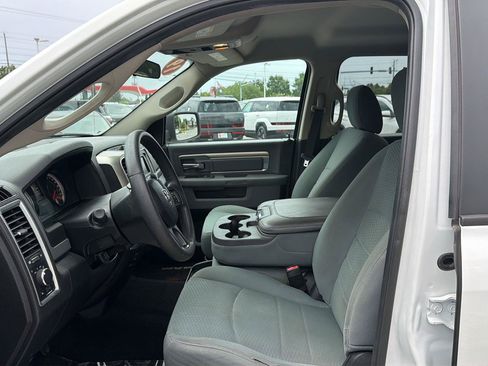 Used 2019 RAM 1500 Classic SLT AWD/4WD image 12