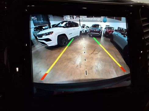 Used 2019 Jeep Cherokee Limited image 14