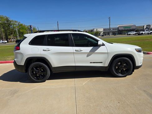 Used 2021 Jeep Cherokee Altitude image 6
