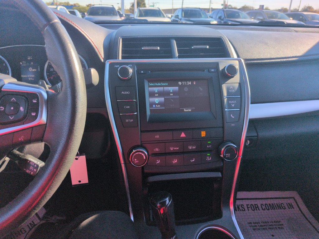 Used 2017 Toyota Camry SE FWD image 17