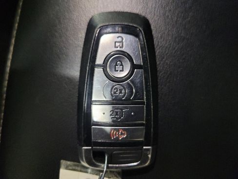 Used 2021 Ford Explorer XLT w/ Equipment Group 202A RWD image 32