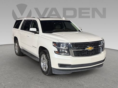 Used 2017 Chevrolet Suburban LT image 1