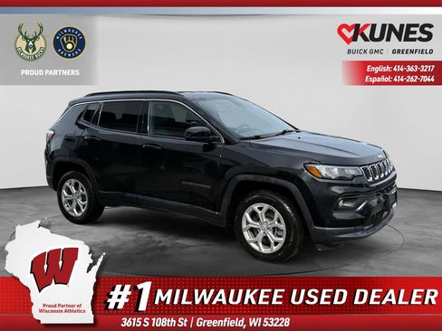 Used 2024 Jeep Compass Latitude AWD/4WD image 1