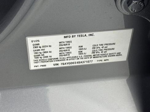Used 2025 Tesla Model Y Long Range image 45
