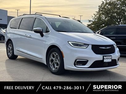 Used 2023 Chrysler Pacifica Limited