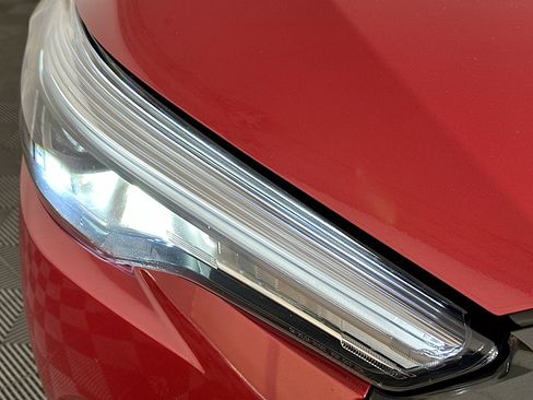 Used 2023 Toyota Corolla Cross XLE image 9