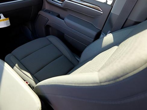 New 2025 GMC Sierra 1500 Elevation image 26