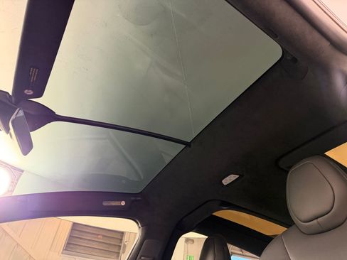 Used 2022 Tesla Model X AWD image 14