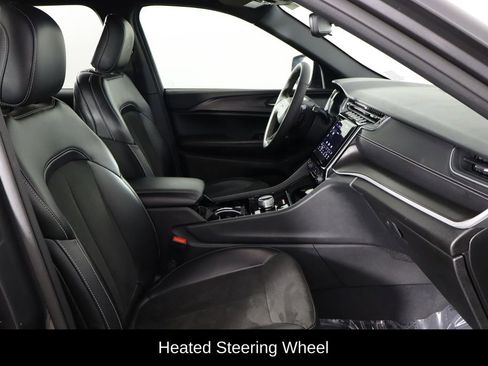 Used 2023 Jeep Grand Cherokee Altitude RWD image 17