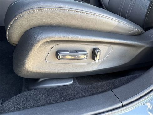 Used 2025 Honda HR-V EX-L image 17