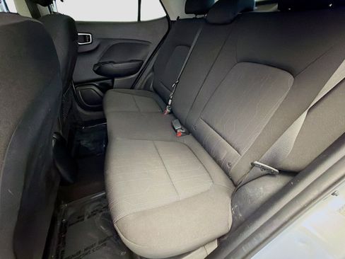 Used 2021 Hyundai Venue SE FWD image 13