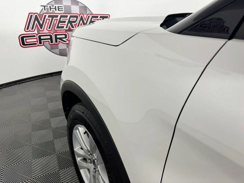 Used 2019 Ford Explorer XLT w/ Equipment Group 202A AWD/4WD image 24