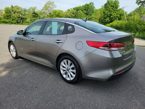 Used 2016 Kia Optima LX w/ Option Group 014 FWD image 7