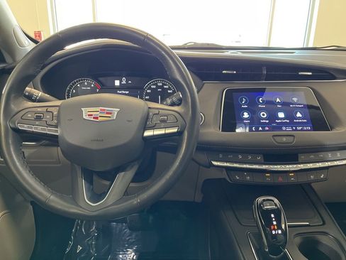 Used 2023 Cadillac XT4 Premium Luxury image 18