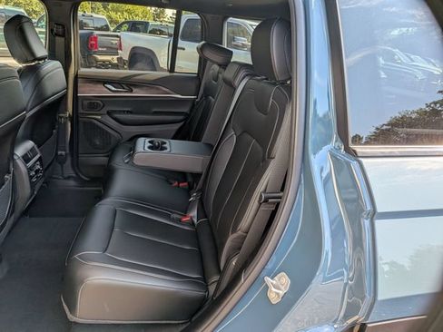 New 2026 Jeep Grand Cherokee Limited AWD/4WD image 10
