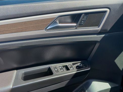 Used 2019 Volkswagen Atlas SE image 16