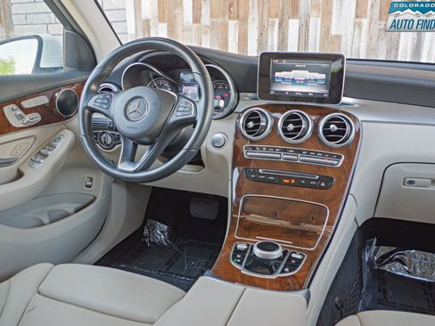 Used 2019 Mercedes-Benz GLC 300 4MATIC image 16