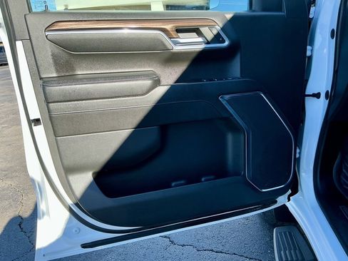 Used 2023 Chevrolet Silverado 1500 LT Trail Boss w/ Protection Package image 41