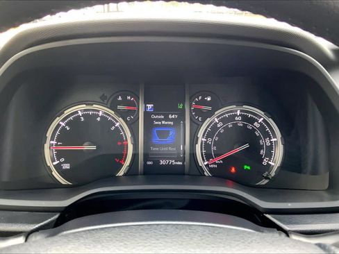 Used 2023 Toyota 4Runner Limited AWD/4WD image 39