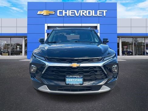 Certified 2025 Chevrolet Blazer LT FWD image 2