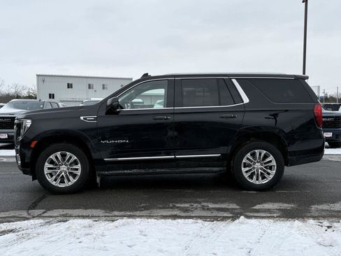 Used 2022 GMC Yukon SLT w/ SLT Premium Package image 8