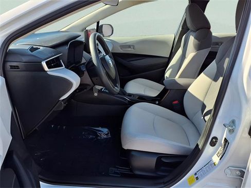 Used 2022 Toyota Corolla LE image 19