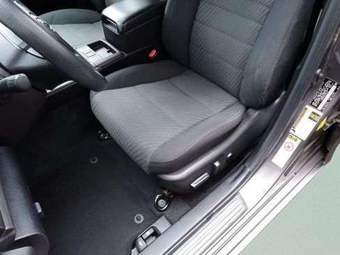 Used 2015 Toyota Camry LE FWD image 19
