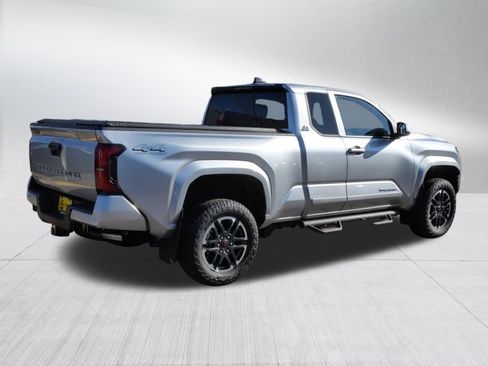 Certified 2024 Toyota Tacoma SR5 AWD/4WD image 7