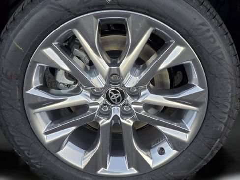 New 2026 Toyota Highlander Limited image 24