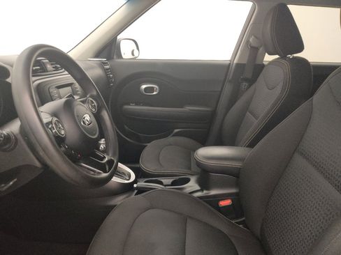 Used 2015 Kia Soul + image 17