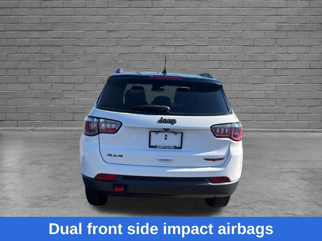 Used 2022 Jeep Compass Trailhawk w/ Sun and Sound Group AWD/4WD image 7