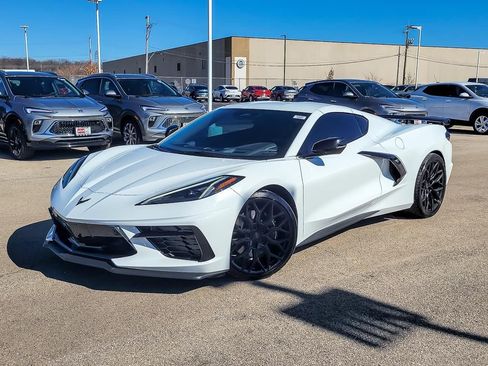 Used 2025 Chevrolet Corvette Stingray Preferred Cpe w/ Z51 Performance Package image 2