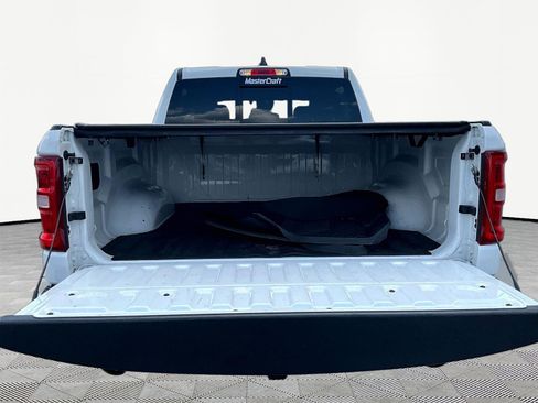 Used 2025 RAM 1500 Laramie AWD/4WD image 7