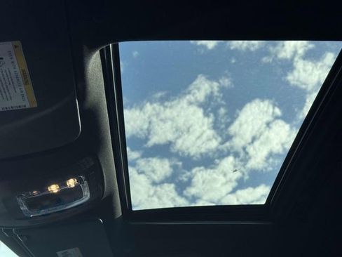 Used 2022 Mercedes-Benz GLE 450 4MATIC image 11