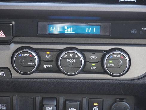 Certified 2023 Toyota Tacoma TRD Off-Road image 32