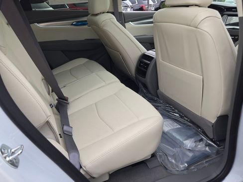 New 2025 Cadillac XT5 Premium Luxury image 11