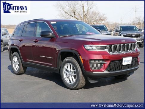 New 2026 Jeep Grand Cherokee Laredo AWD/4WD image 1