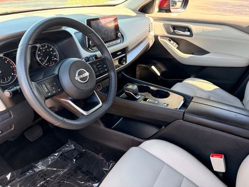 Certified 2024 Nissan Rogue SV w/ SV Premium Package FWD image 16