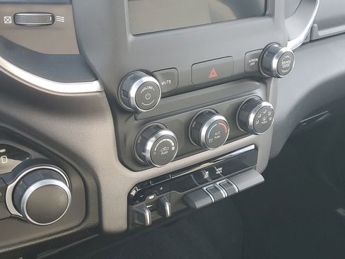 Used 2024 RAM 2500 Big Horn w/ Bed Utility Group image 17