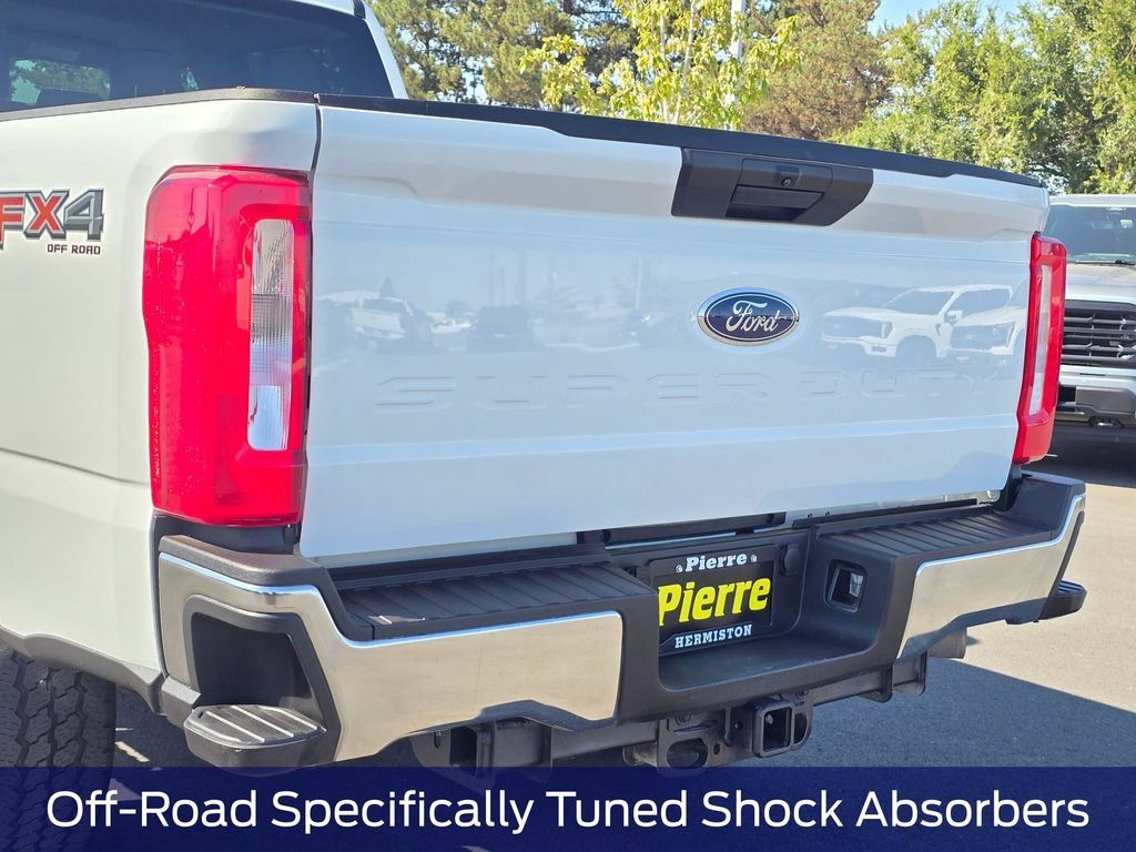 Used 2025 Ford F250 XLT w/ FX4 Off-Road Package AWD/4WD image 8