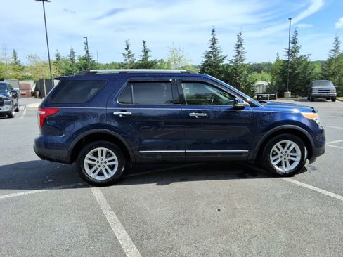 Used 2011 Ford Explorer XLT w/ 202A Rapid Spec Order Code image 4