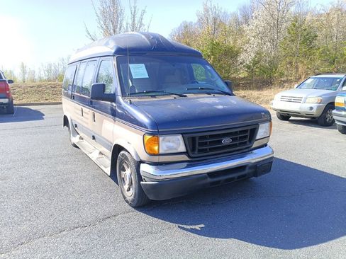 Used 2004 Ford E-150 and Econoline 150 image 1