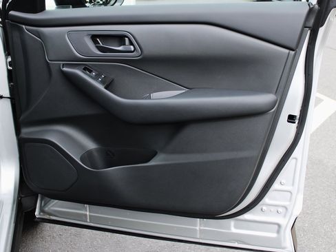 Certified 2025 Nissan Rogue S image 18