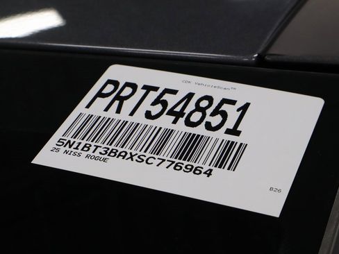 Certified 2025 Nissan Rogue SV image 33