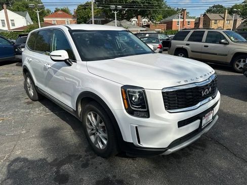 Used 2022 Kia Telluride LX AWD/4WD image 3